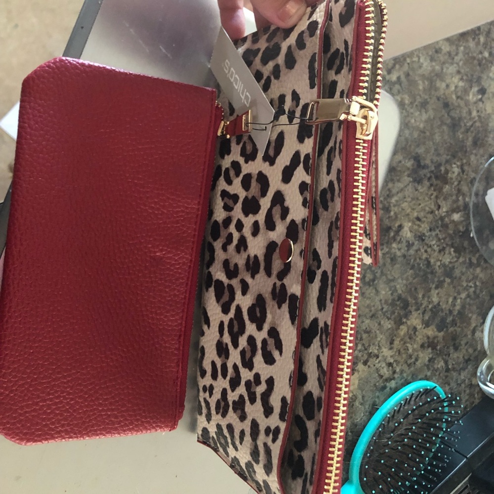 CHICO’S clutch +